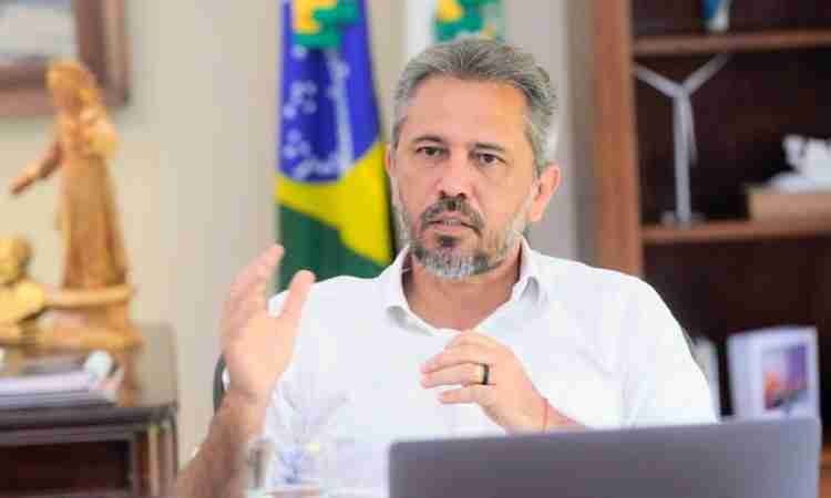 Elmano de Freitas adota cautela em disputa eleitoral acirrada em Santa Quitéria